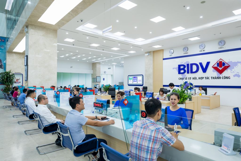 Tổng đài BIDV hỗ trợ khách hàng giải đáp nhiều dịch vụ tiện ích